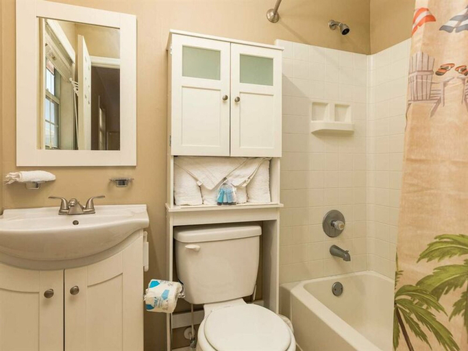 Bathroom 3, Red Robyn by Meyer Vacation Rentals, Baldwin