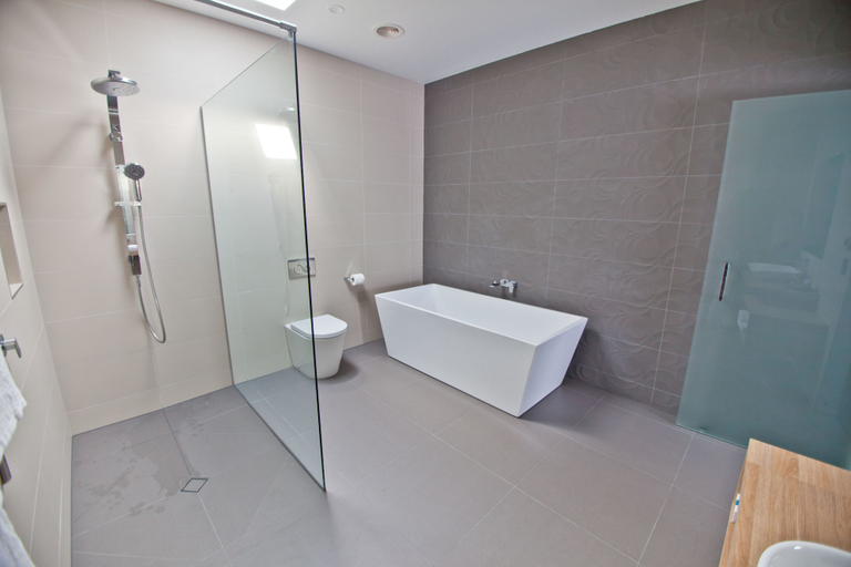 Bathroom 5, Waterfront Apartments, Devonport