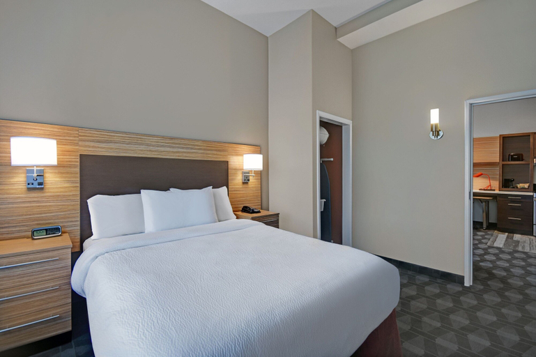 Bedroom 3, TownePlace Suites by Marriott Grand Rapids Wyoming, Kent