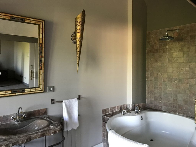 Bathroom 4, Gran Villa Rosa, Barcelona