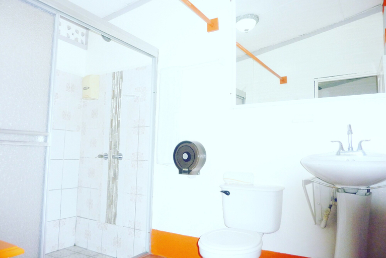 Bathroom 5, Hotel Ivania's, Masaya