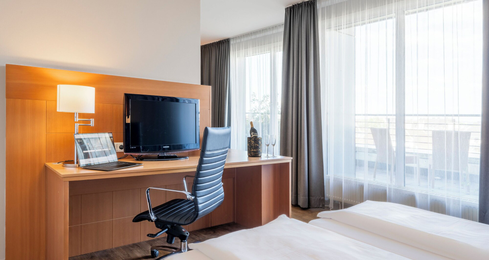 Bedroom 2, PLAZA Premium Köln, Köln