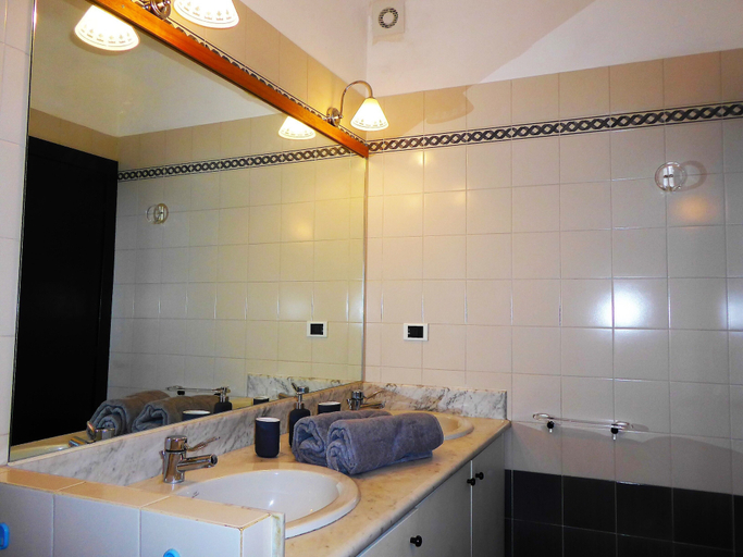 Bathroom 3, Casa Ninni, Genova