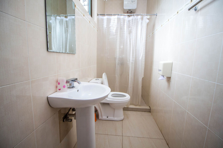 Bathroom 3, Sir Jose Hotel, Kampala