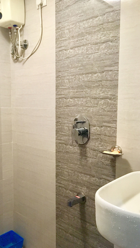 Bathroom 3, Golden Dormitory - Hostel, Mumbai Suburban