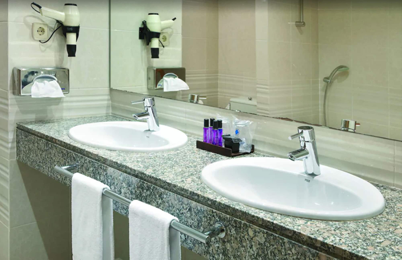 Bathroom 5, La Costa Golf & Beach Resort, Girona
