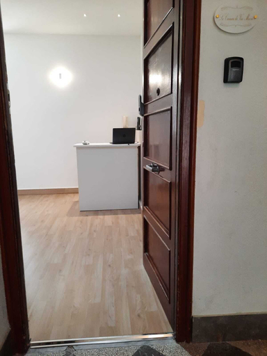 Others 4, Via Salvatore Meccio, Palermo