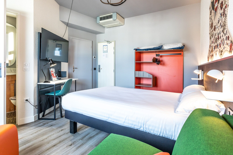Bedroom 3, The Originals City, Hôtel Le Berry, Bourges, Cher