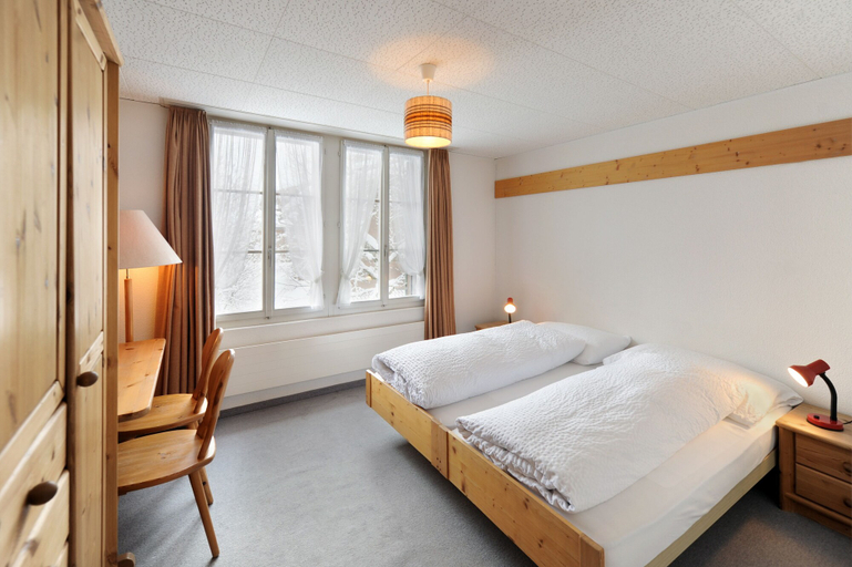 Bedroom 2, Hotel Sternen Budget, Obersimmental