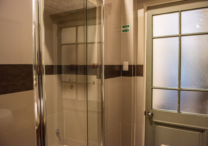 Bathroom 5, Hotel Casa Zañartu, Santiago