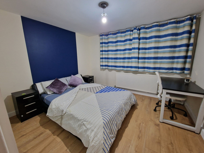 Bedroom 1, Rooms with Shared Bath Kitchen Parking, Slough