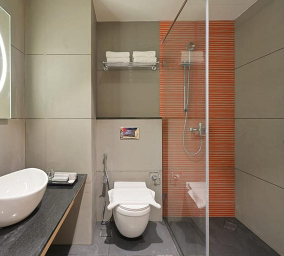 Bathroom 4, Ginger Kochi, Kalamassery, Ernakulam