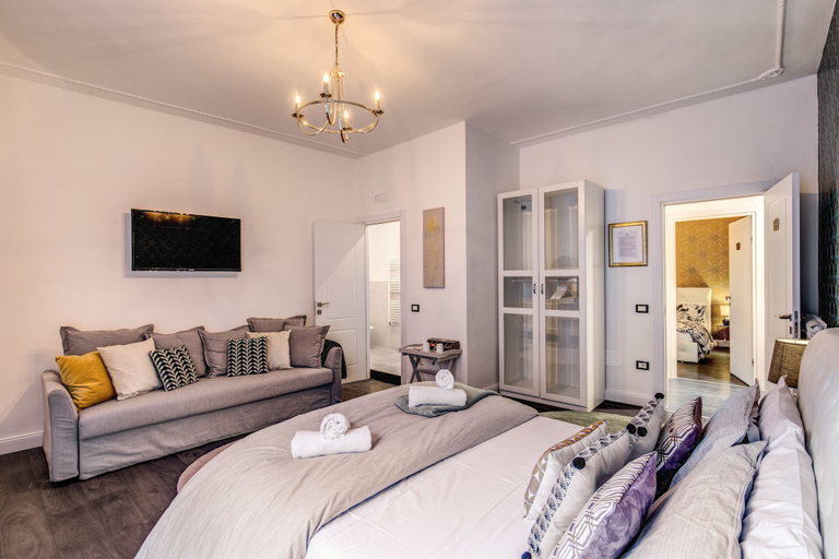 Bedroom 4, AwesHome - Hanging Gardens, Pisa
