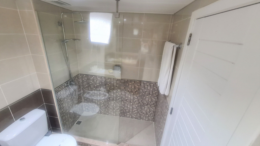 Bathroom 5, Hotel Baía Cristal Beach & Spa Resort, Lagoa