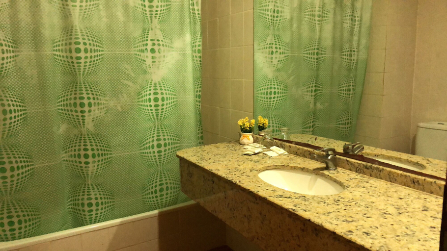 Bathroom 3, Hotel Carmen, Iguazú