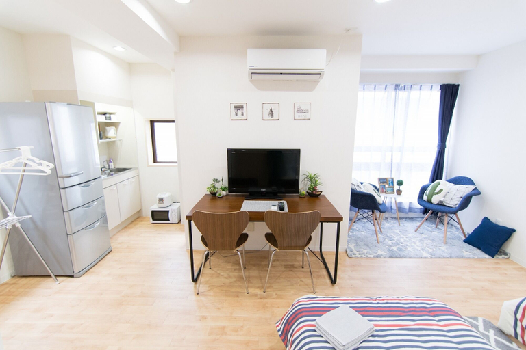Others 5, Tokyo House-301, Taitō