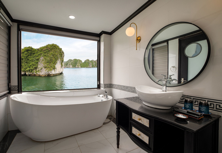Bathroom 5, Doris Cruise, Hạ Long