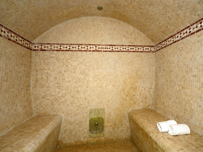 Others 3, Relaxed Beachside Living in Sete, Hérault