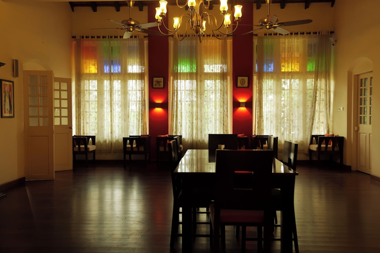 Food & Drinks 5, Tea Bungalow, Ernakulam