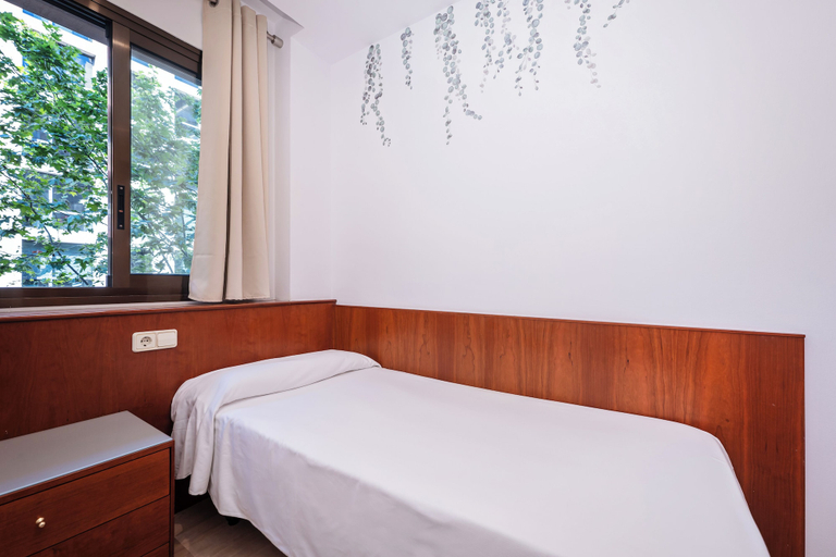 Bedroom 3, Aparthotel Napols, Barcelona