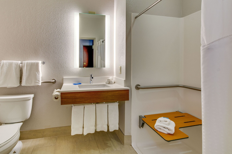 Bathroom 5, Holiday Inn Express VINCENNES by IHG, Knox