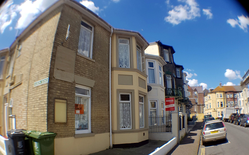 Exterior & Views