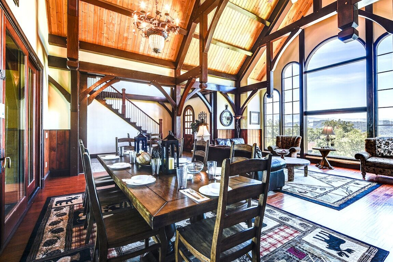 Food & Drinks 4, Pool On Summit Point - Four Bedroom Cabin, Sevier