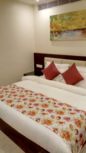 Bedroom 2, Clarks Inn Suites Katra, Reasi