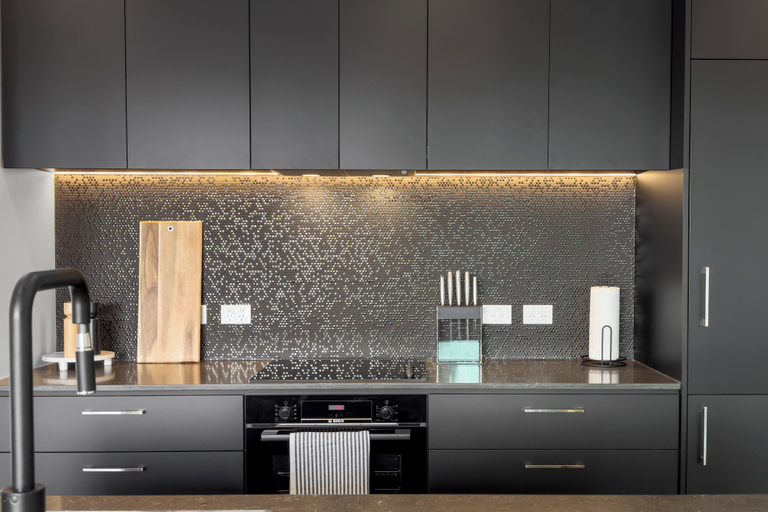 Others 4, Superb City Fringe Penthouse, Waitakere