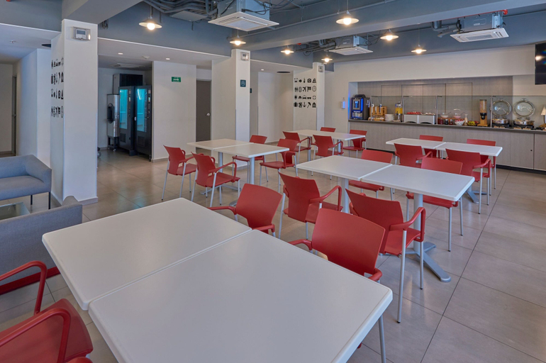 Food & Drinks 5, City Express Junior by Marriott Puebla Finsa, Juan C. Bonilla