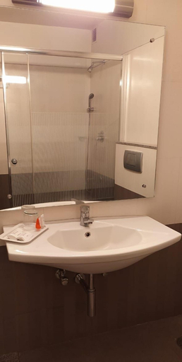 Bathroom 4, The Curzon Court, Bangalore