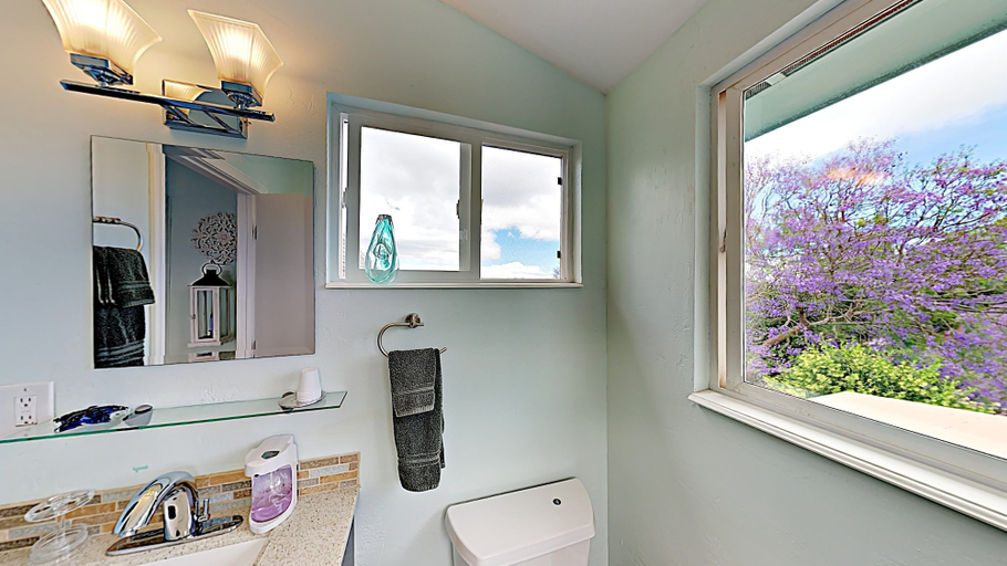 Bathroom 4, Hale Kiana, Maui