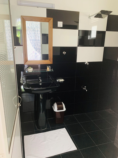 Bathroom 3, The kenoli's city hotek, Dambulla