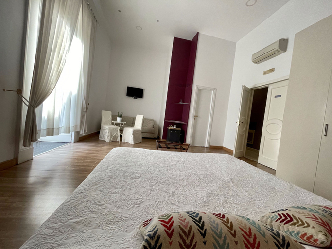 Bedroom 3, B&B Ruffo di Bagnara Palazzo monumentale, Napoli