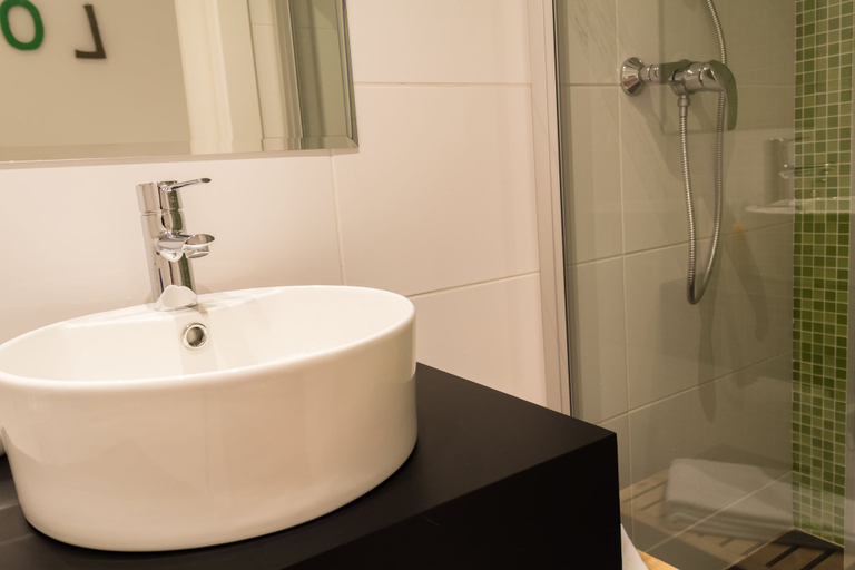 Bathroom 5, The Central House Barcelona Gracia - Hostel, Barcelona