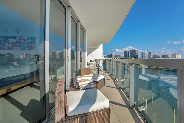 Others 5, Stunning 2BR 2BA Bay Harbour with Pool, Miami-Dade