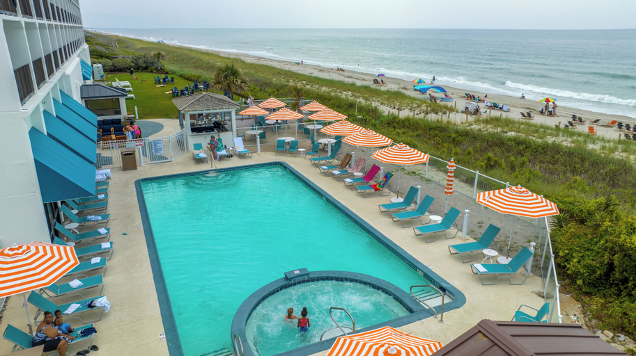 Crystal Coast Oceanfront Hotel, Carteret