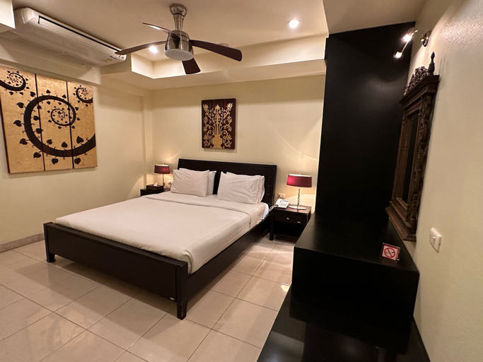 Bedroom 3, Copa Hotel, Pattaya