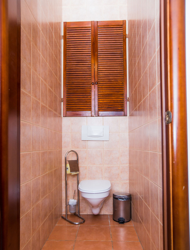 Bathroom 3, ApartExpo on Kutuzovsky 26, Western