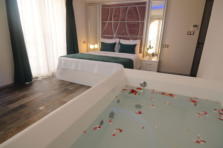 Bedroom 2, Cunda Rota Hotel, Ayvalık