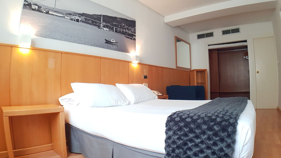 Bedroom 3, Hotel del Mar, Pontevedra