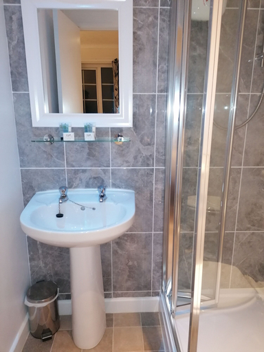 Bathroom 4, The Trengilly Wartha Inn, Cornwall