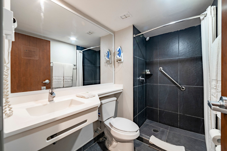 Bathroom 4, City Express by Marriott Paraiso, Paraíso