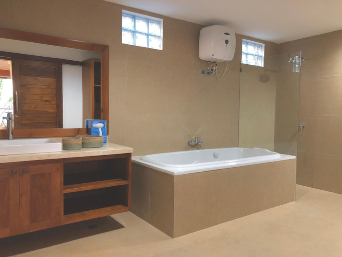 Bathroom 2, Villa Maya, Karangasem