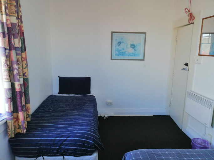 Bedroom 2, Stafford Gables Hostel, Dunedin