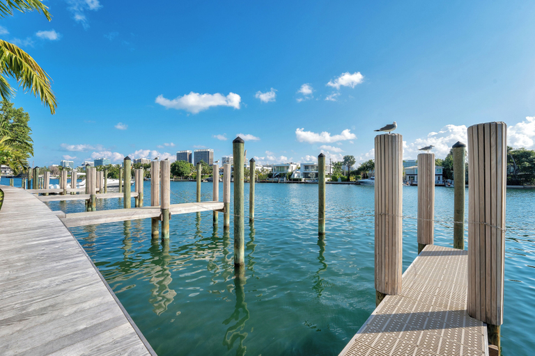 Sport & Beauty, Stunning 2BR 2BA Bay Harbour with Pool, Miami-Dade