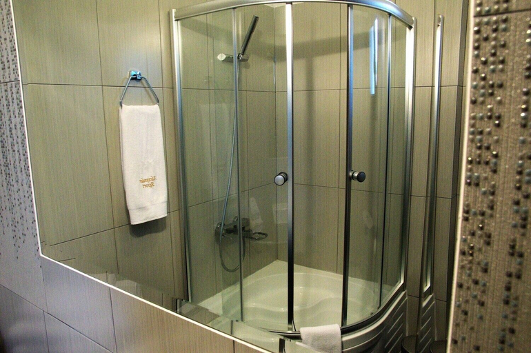 Bathroom 5, Alexander Inn, Central Macedonia