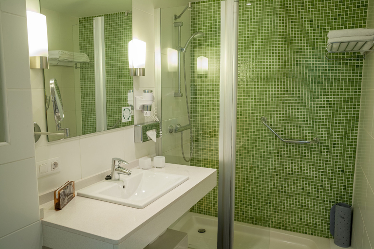 Bathroom 5, Club Del Carmen, Las Palmas