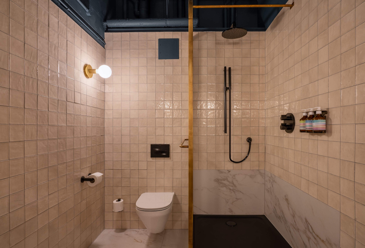 Bathroom 4, The Alan, Manchester
