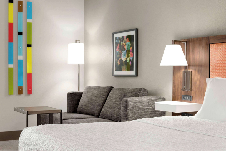 Bedroom 3, Hampton Inn Quakertown, Bucks